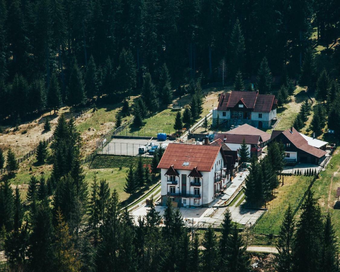 Hotel Floare De Colt มานาสทิรีอา ฮูโมรูลุย ภายนอก รูปภาพ