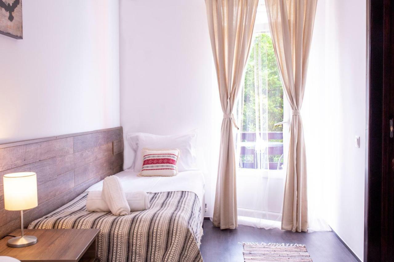 Hotel Floare De Colt มานาสทิรีอา ฮูโมรูลุย ภายนอก รูปภาพ