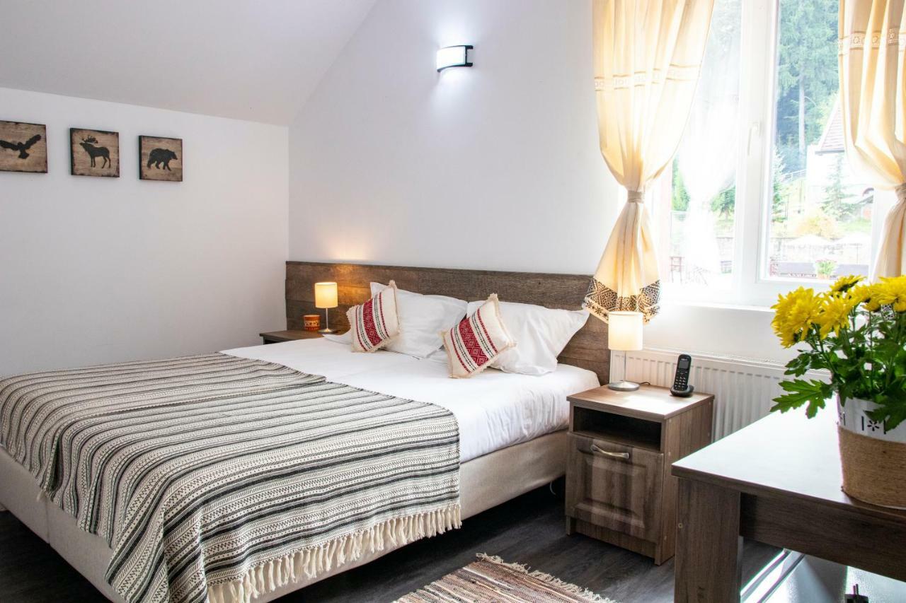 Hotel Floare De Colt มานาสทิรีอา ฮูโมรูลุย ภายนอก รูปภาพ