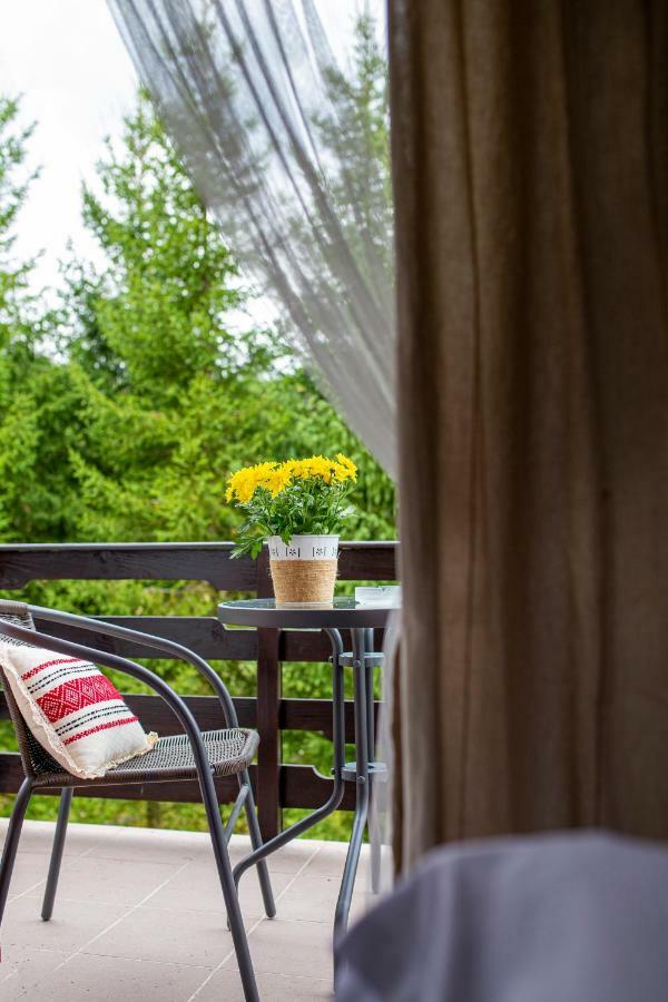 Hotel Floare De Colt มานาสทิรีอา ฮูโมรูลุย ภายนอก รูปภาพ
